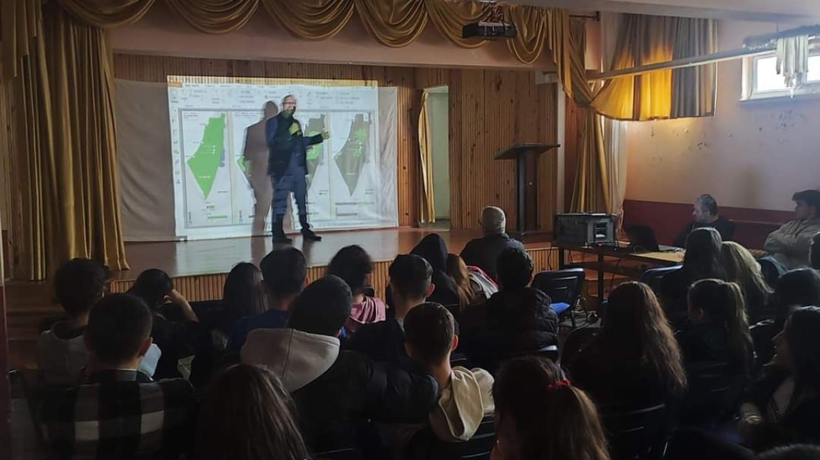 İlçe Müftümüz Hüseyin İSPİROĞLU tarafından okulumuz öğrencilerine  “Kudüs Bilinci” Konulu konferansı verildi.